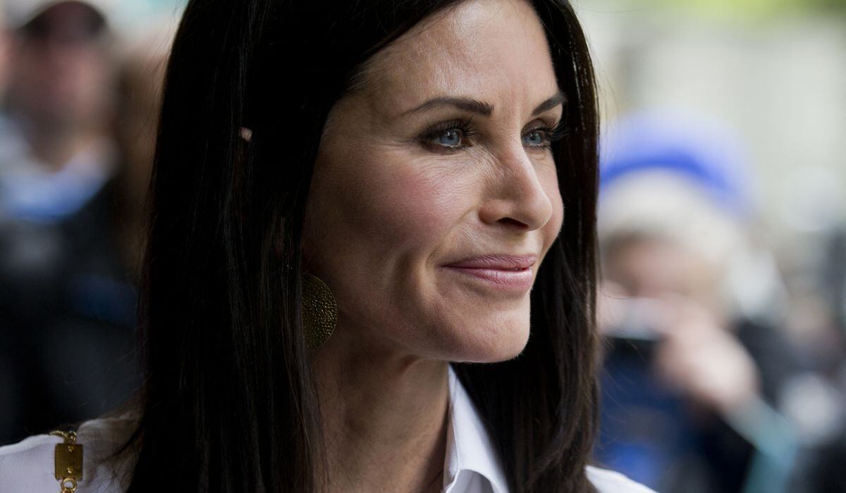 Courteney Cox en los premios Ivor Novello en el centro de Londres, el 19 de mayo de 2016 (Foto: Justin Tallis / AFP)