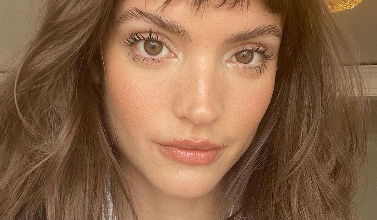 Ella estaba muy feliz por los logros que había obtenido “El triángulo de la tristeza", la última película en la que participó (Foto: Charlbi Dean / Instagram)