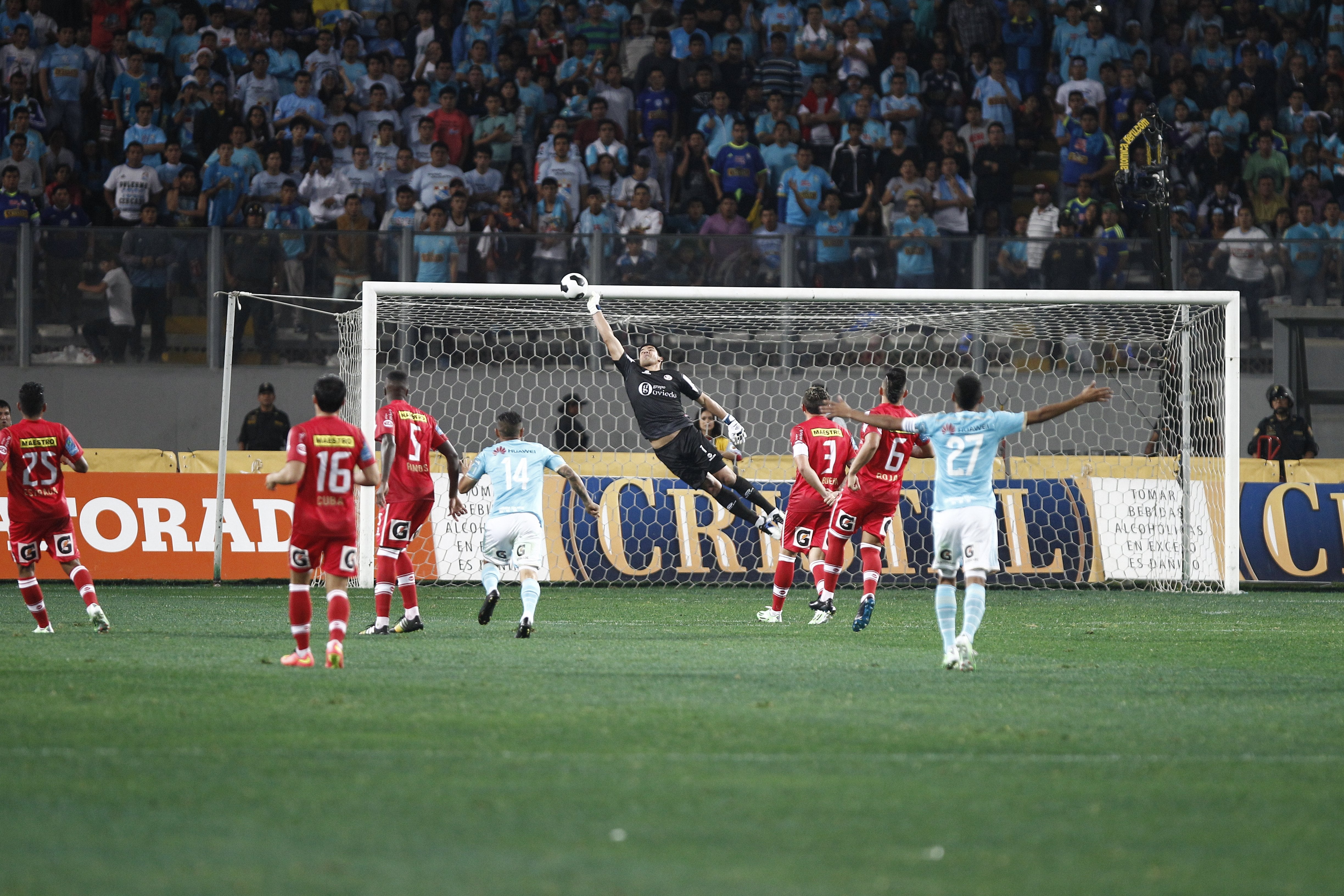 PARTIDO DE FUTBOL ENTRE SPORTING CRISTAL Y JUAN AURICH POR EL 2DO PLAY OFF DEL TORNEO DESCENTRALIZADO 2014.