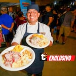 ¿Ceviche de noche? Conoce al ‘Cevichero del pueblo’, el chef que conquista las noches de Comas con su comida marina