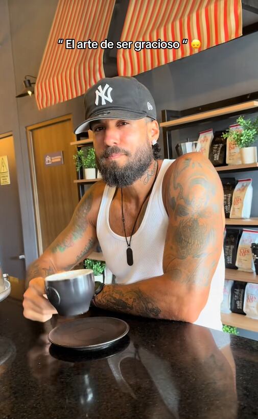 Tiktoker sube peculiar video junto a Gino Assereto. (Fuente: @valentinopalacioss)