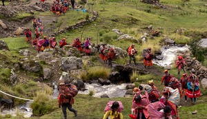 Príncipe William premió iniciativa de rescate de bosques andinos en Perú y ONU reconoce este modelo
