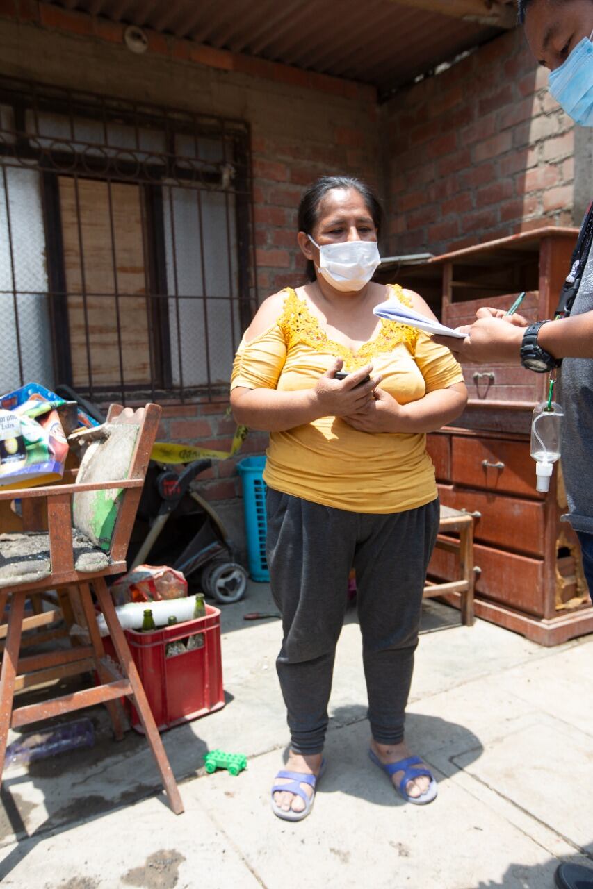 Doña Liliana lo perdió todo en el incendio. | Foto: Andrés Paredes / Trome