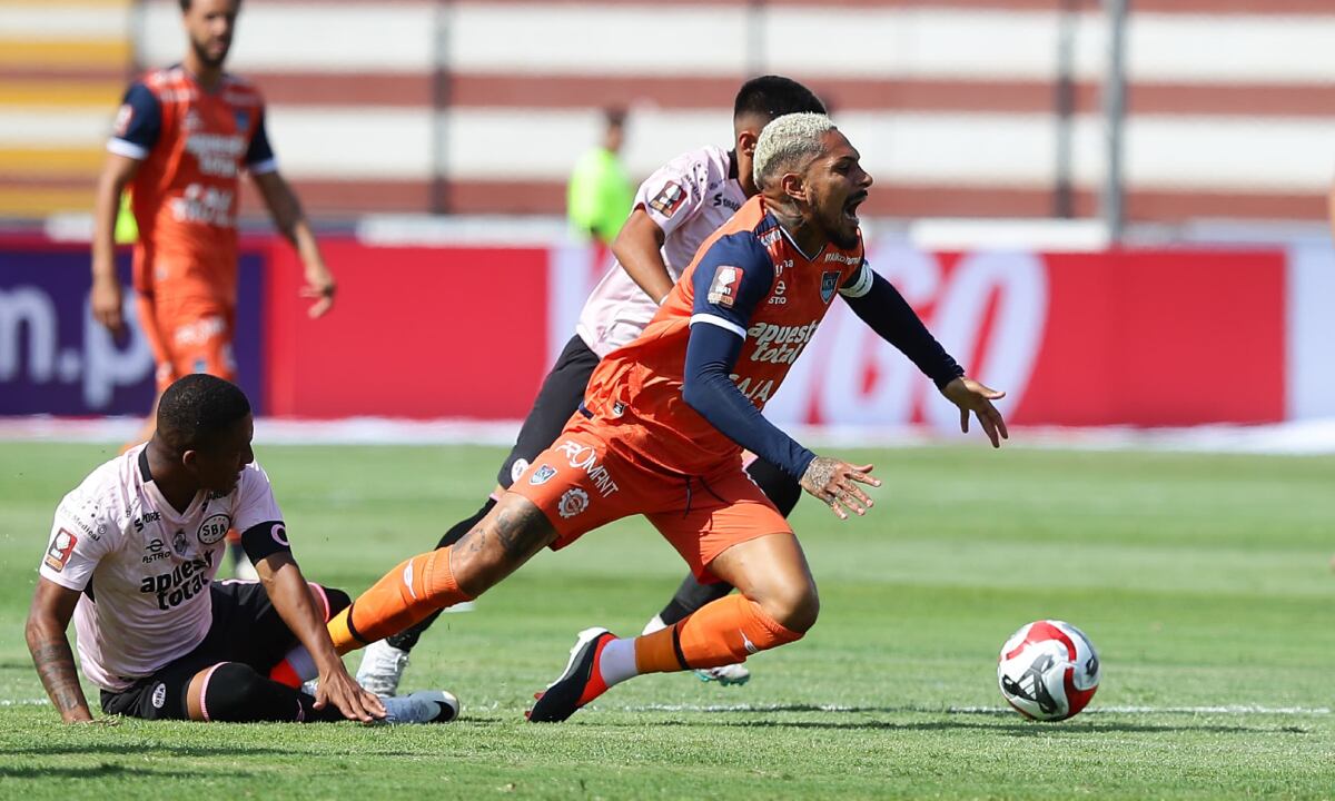 La terrible falta a Paolo Guerrero en Sport Boys vs. César Vallejo. (Foto: GEC)