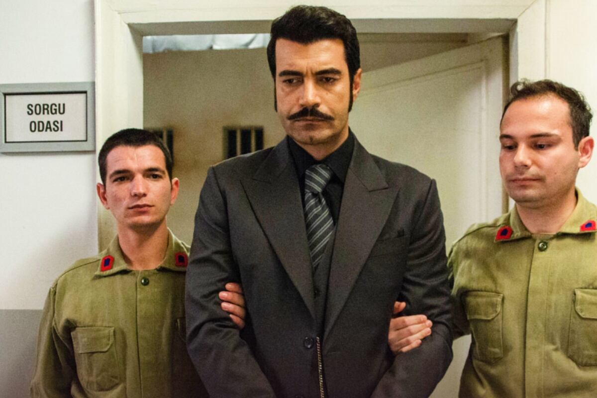 Demir sale de prisión gracias a que Friket testificó a favor de él (Foto: Tims & B Productions)