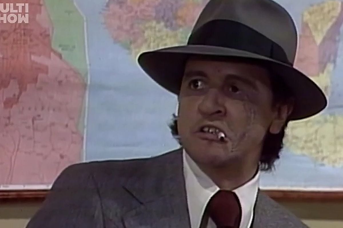 En dos episodios, el Cuajináis apareció en un ático donde se disfrazó con la ropa del muñeco para atacar al Chapulín Colorado (Foto: Televisa)