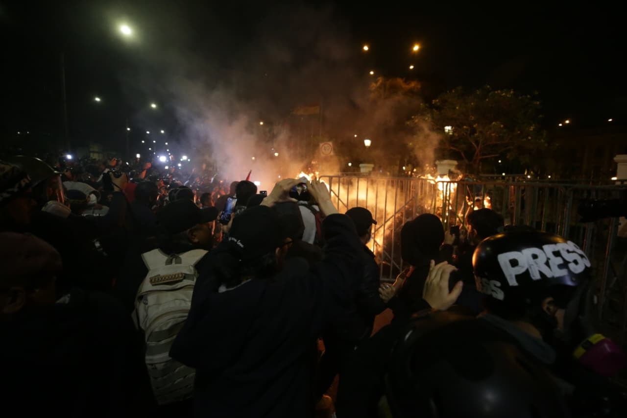 Violentas protestas del 15 de octubre dejaron un fallecido (Foto: César Bueno@photo.gec)
