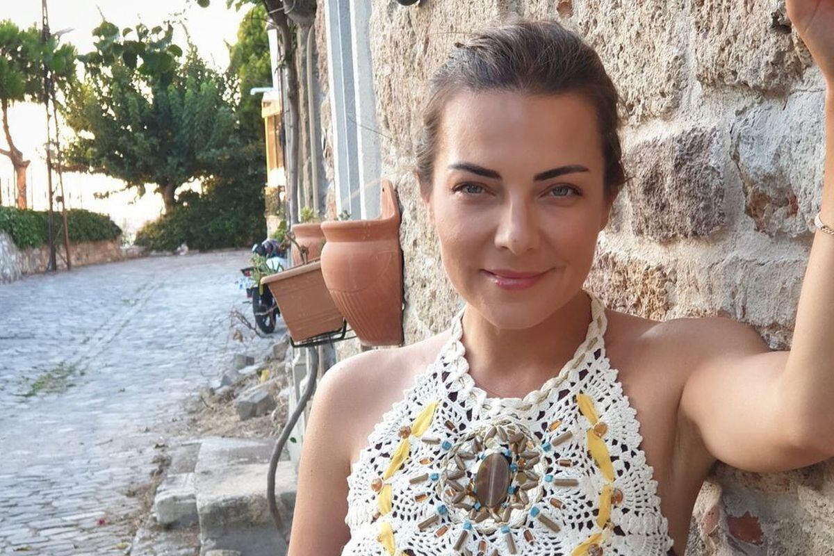 Burcu Kara posa para la cámara (Foto: Burcu Kara/Instagram)