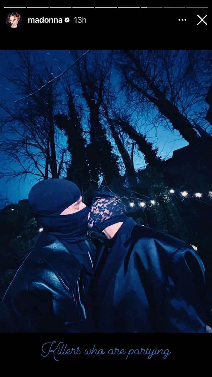 Madonna compartió una foto de un beso con su novio Josh Popper en su historia de Instagram. (Instagram/@madona)