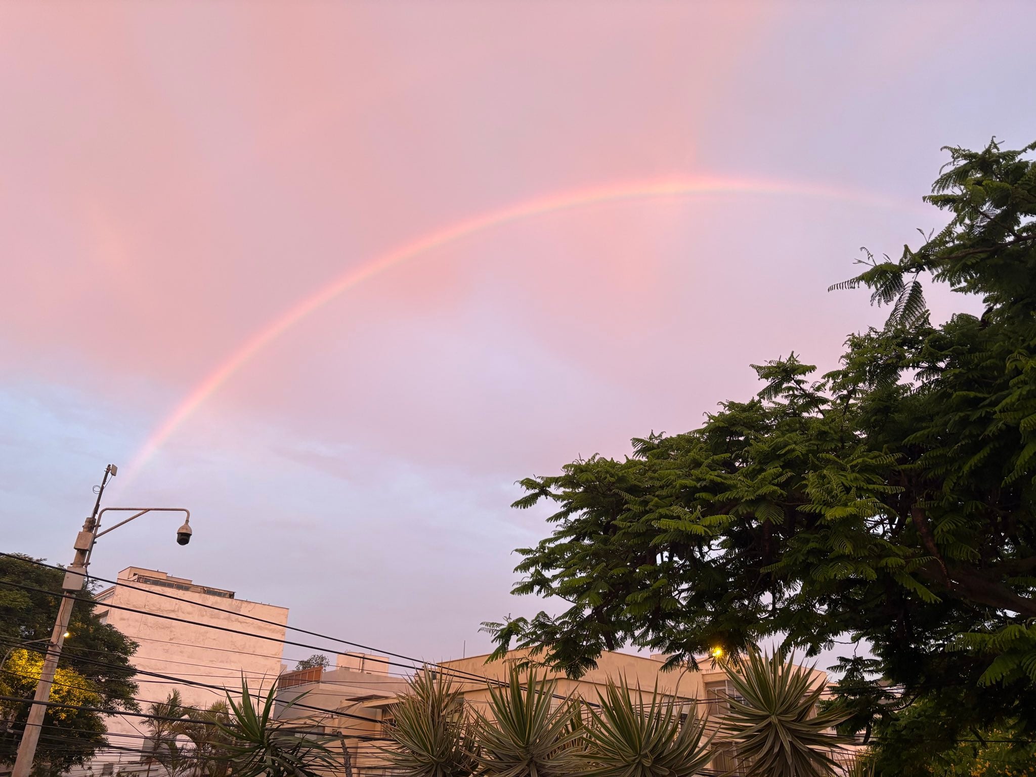 Arcoíris en Lima | Foto: X (@hombredeltiempo)