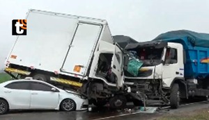 Carretera se tiñe de sangre: un muerto y tres heridos dejó triple choque en La Libertad