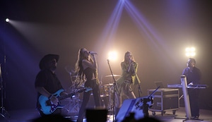 Alessia Rovegno y Vambina presentan su nuevo sencillo ‘Déjame un beso’