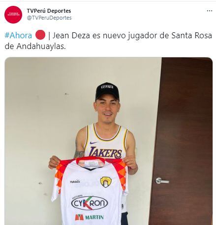 Jean Deza posó con su nueva camiseta.