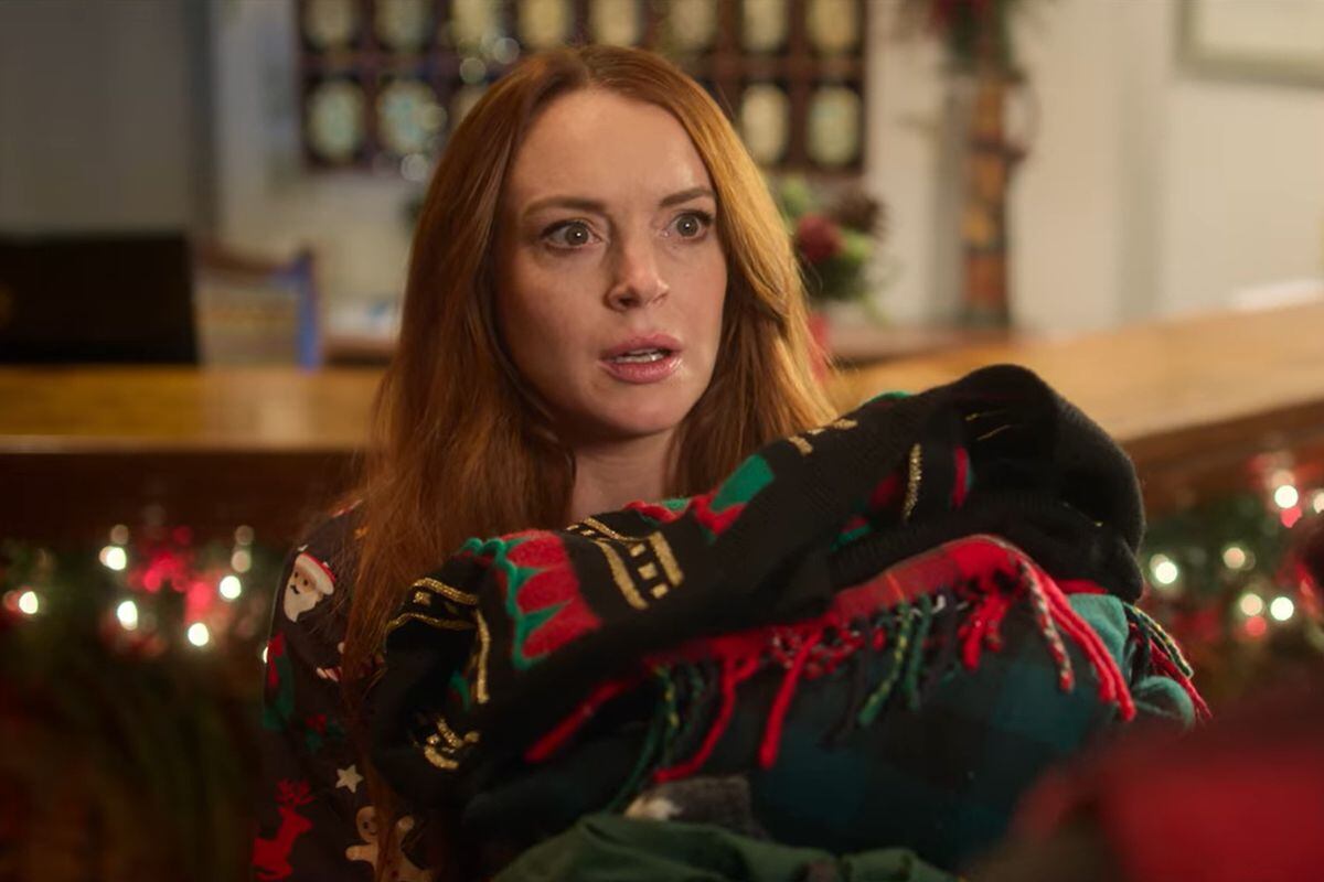 La nueva vida de Sierra Belmont en "Falling for Christmas" (Foto: Netflix)