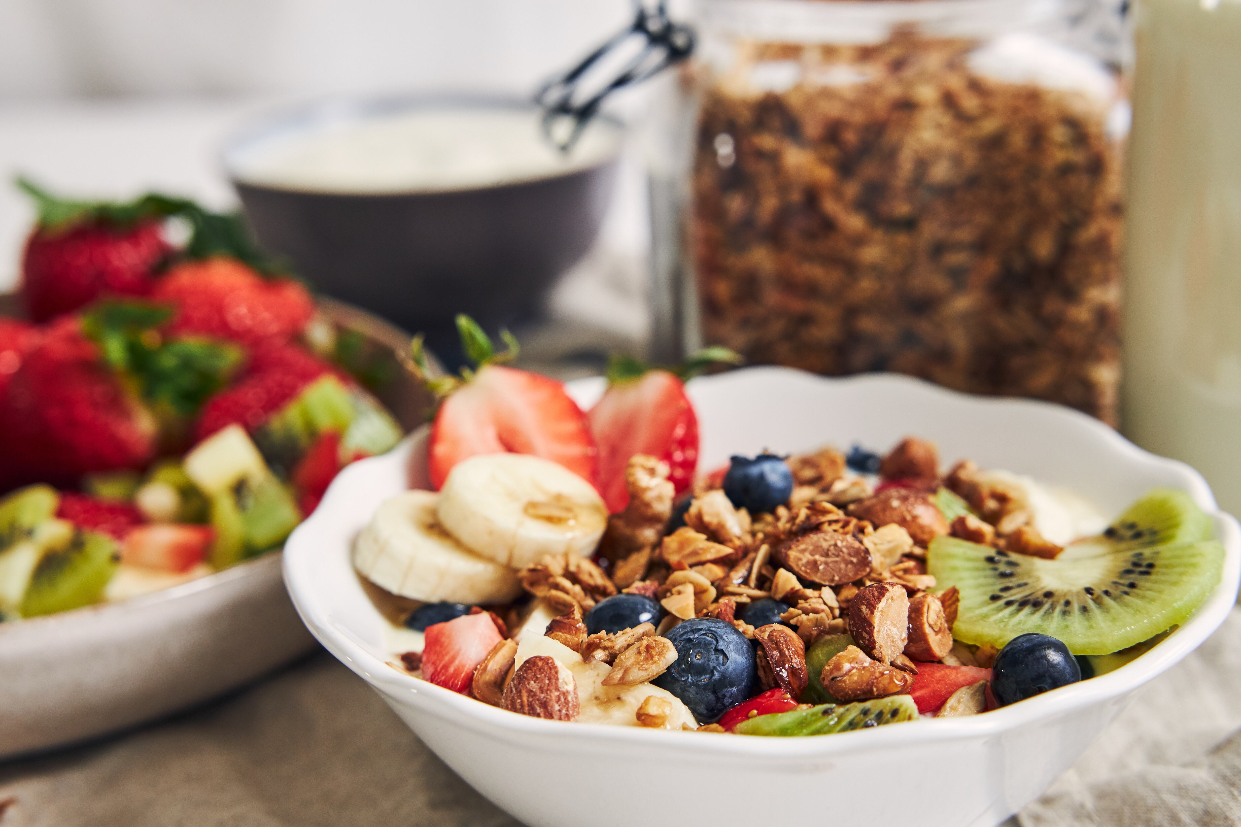 Un desayuno es saludable y nutritivo porque debe incluir: cereales, grasas saludables, alimentos de origen animal y verduras o frutas. (Foto: Freepik).