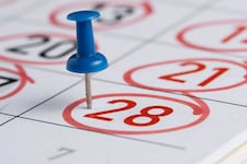 ¿A qué se debe que febrero tenga 28 días?