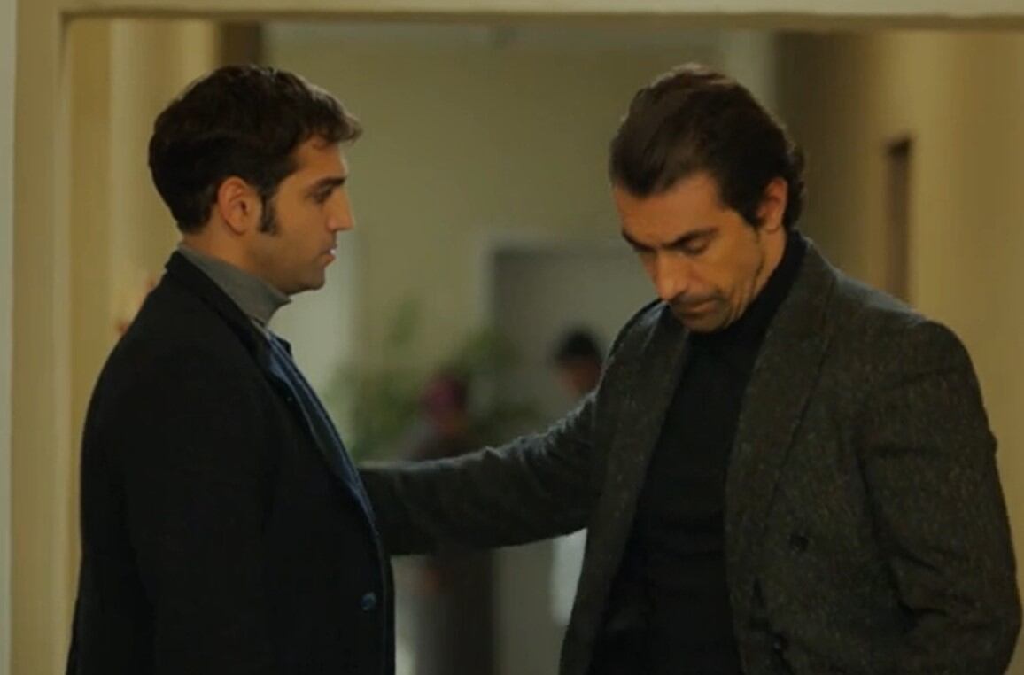 Çetin le agradece a Mehmet. (Foto: Tims & B Productions)