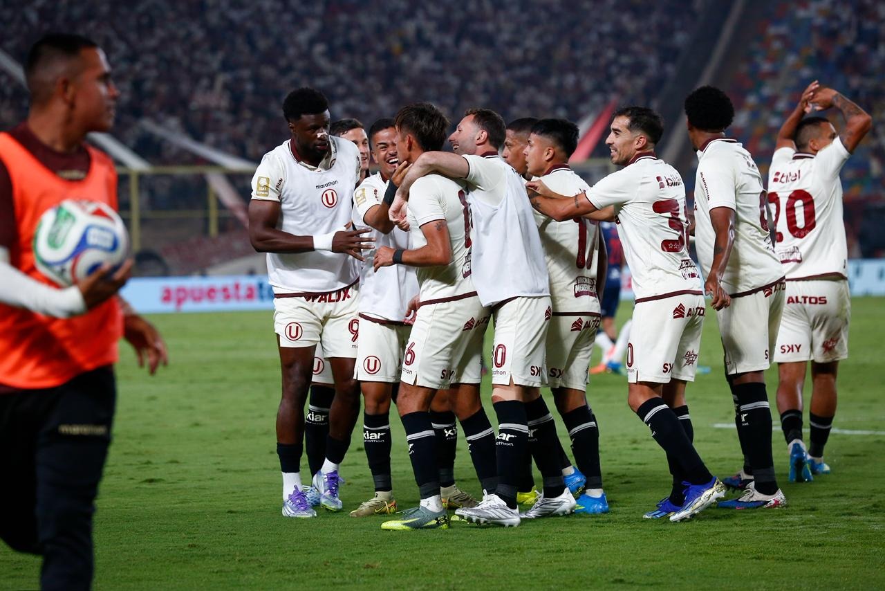 Universitario celebra .... (Foto: Fernando Sangama / @photo.gec)