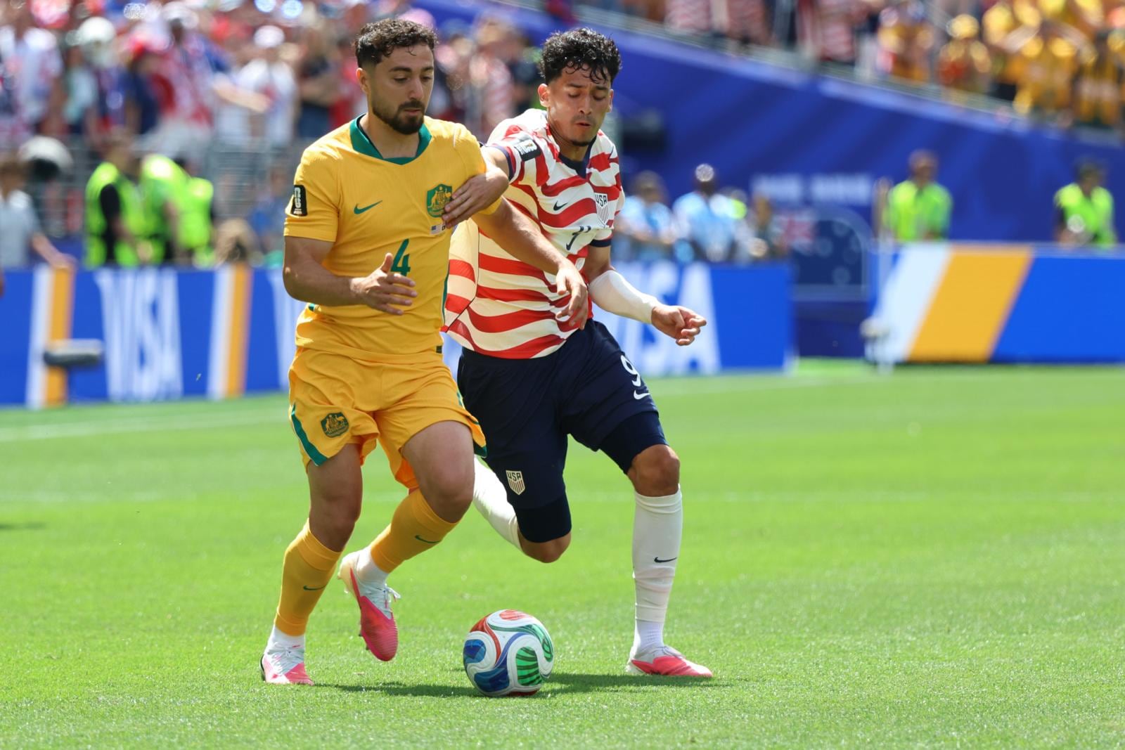 Estados Unidos se impone a Australia 2-0. (EFE)