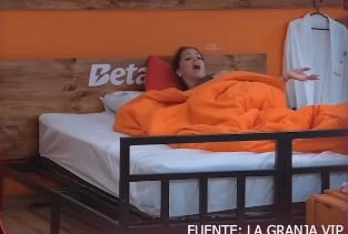 Melissa Klug pone en aprietos a Diego Chávarri durante transmisión en 'La Granja vip'.