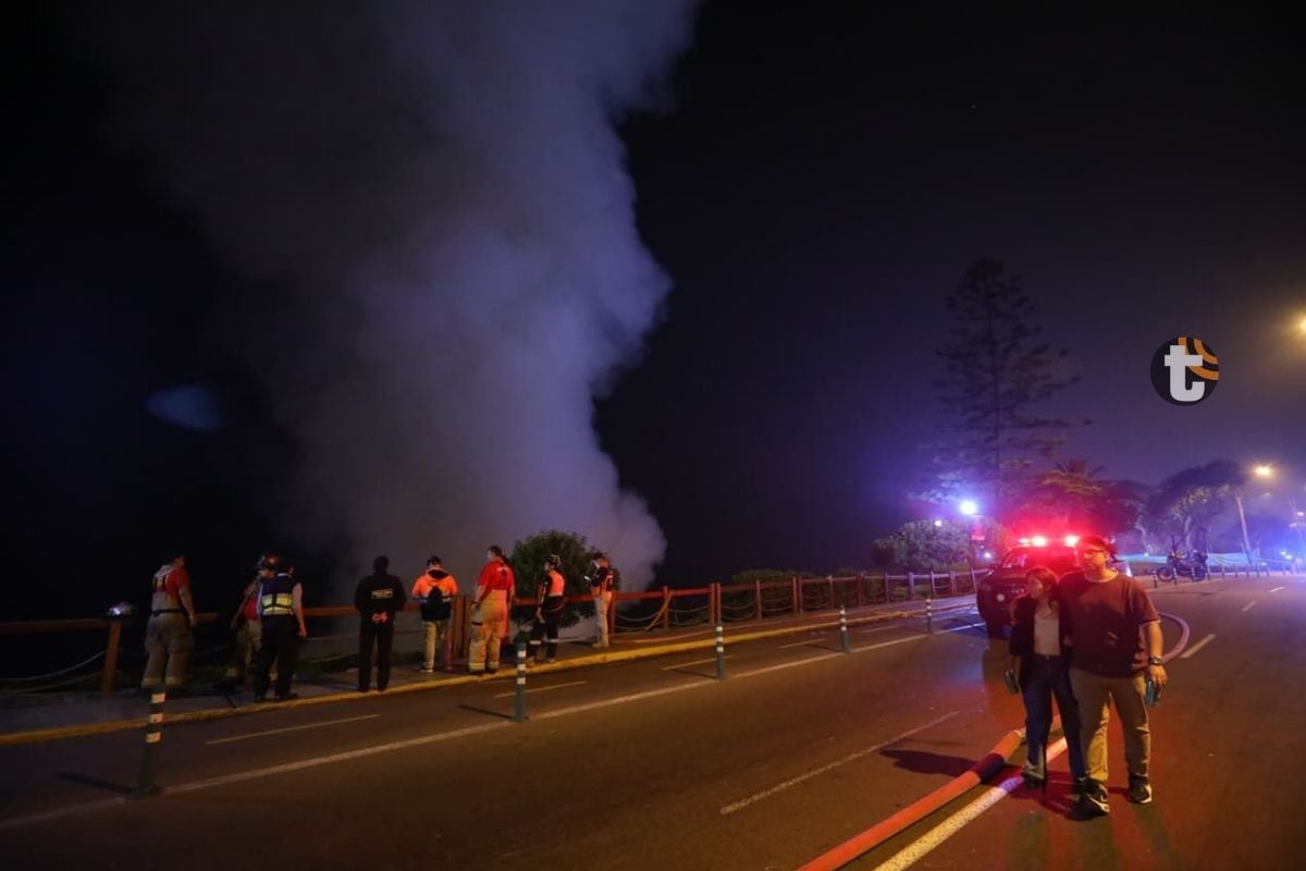 Los bomberos controlaron el siniestro pasadas las 2 de la madrugada (Foto: GEC)