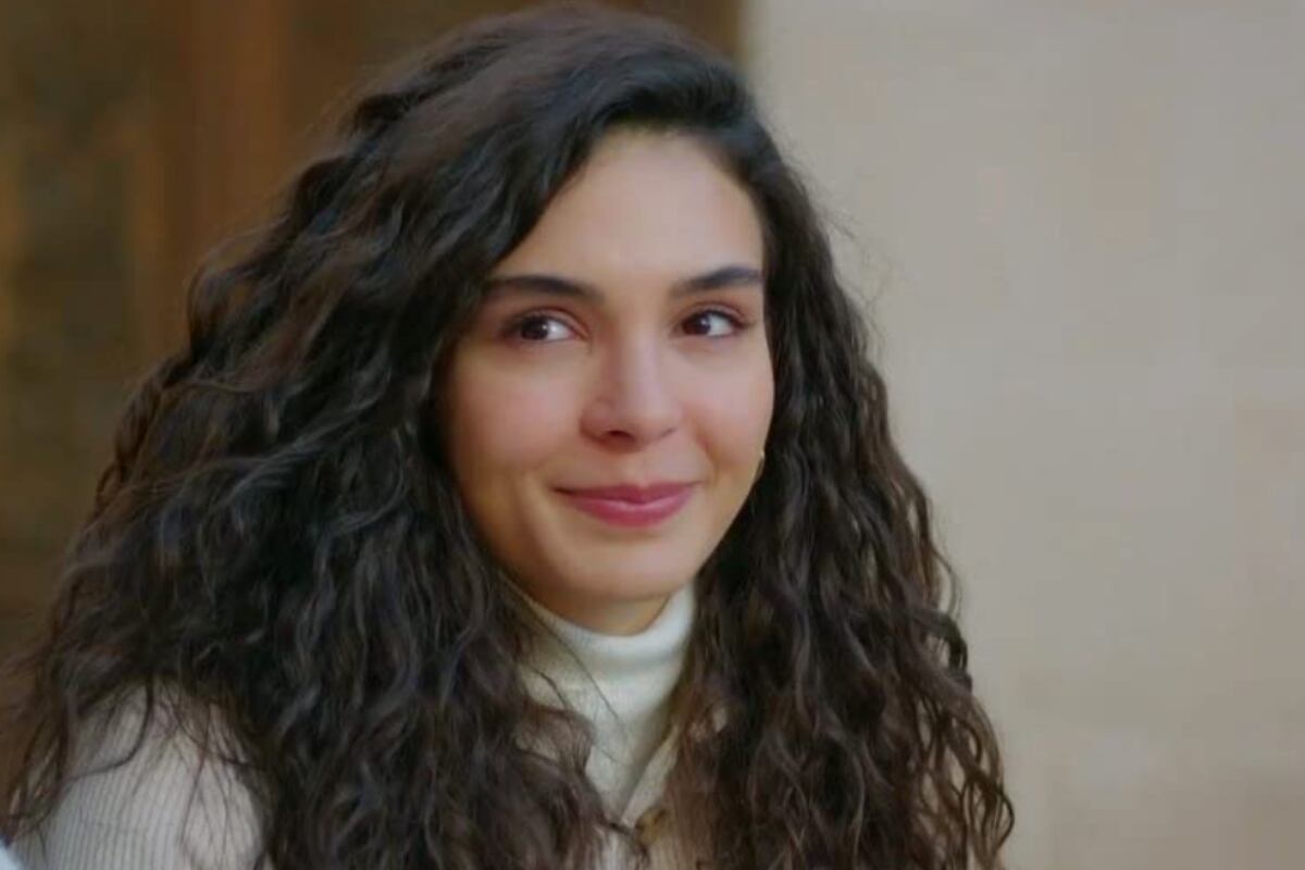 Reyyan en un tierno momento de la telenovela "Hercai". (Foto: Mia Yapım)