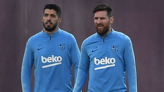 Luis Suárez defendió a 'Leo' Messi tras polémica sobre millonario contrato. (Foto: AFP)