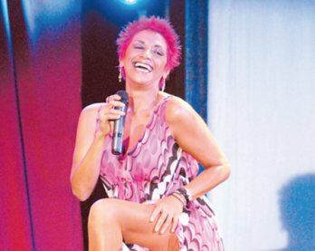 Bettina Oneto anuncia próxima gira por Italia