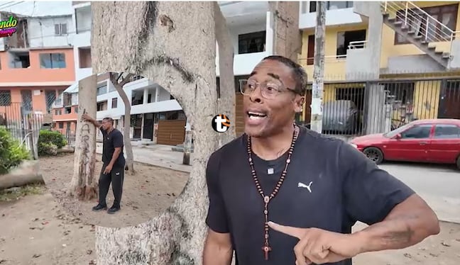 Percy Olivares enseña árbol con historia romántica: “Aquí me le declaré a mi esposa”