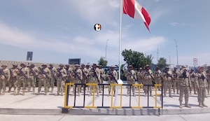 ¡Tensión en la frontera sur! Soldados peruanos refuerzan vigilancia ante presión migratoria en Chile