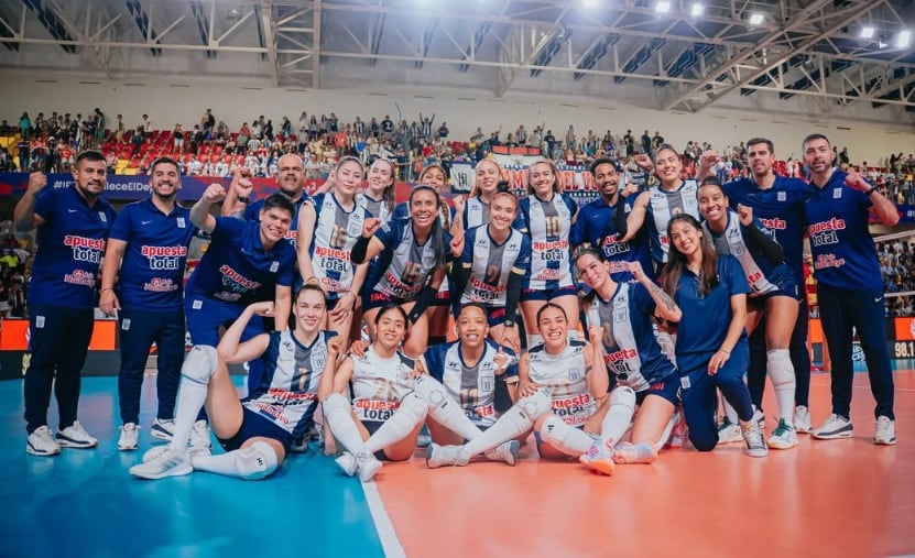 Alianza Lima se impuso 3 sets a 1 a Rebaza Acosta. (@alianzalimavoley)