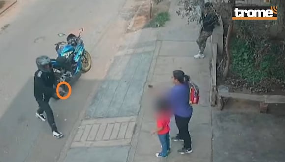 Raquetero asalta a 4 madres de familia