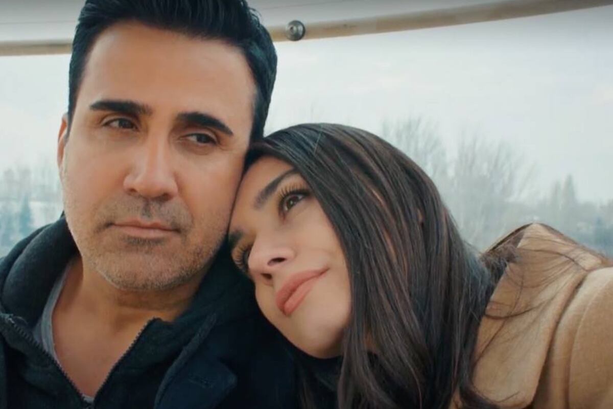 Emrah Erdoğan y Burcu Kıratlı como protagonistas de "Entre el amor y el odio" (Foto: NTC Medya)