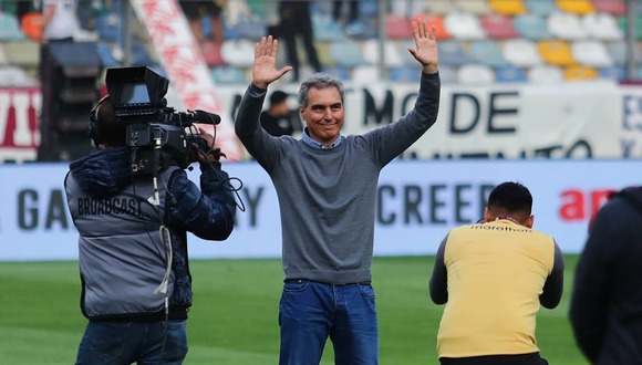 TROME | Chemo del Solar recibió homenaje de Universitario (GOL PERÚ)