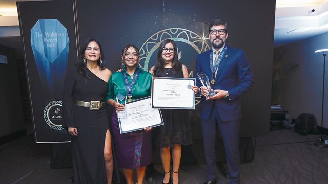 Patricia García, subgerente de ventas del grupo el comercio; Carla Chévez, editora de Espectáculos del diario Trome; Wendy Amanzo, directora de Producto y Alianzas Institucionales, y José Manuel Jurado, gerente comercial del Grupo El Comercio. (Foto: Jesús Saucedo @gec)