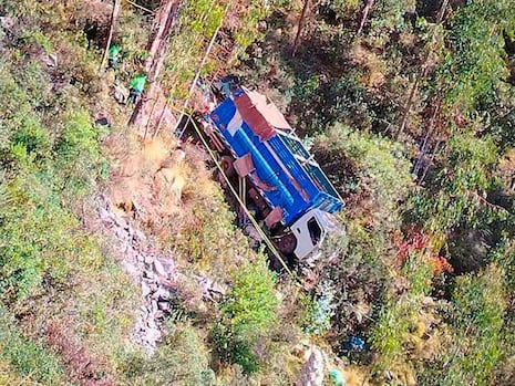 Cusco: Seis fallecidos y cinco heridos por caída de camión a pendiente en frustrado asalto de carreteras