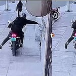 ¡Nueva modalidad de robo! Falso repartidor y cómplice en moto arrebatan celular con Yape abierto y vacían cuenta en segundos en Jesús María