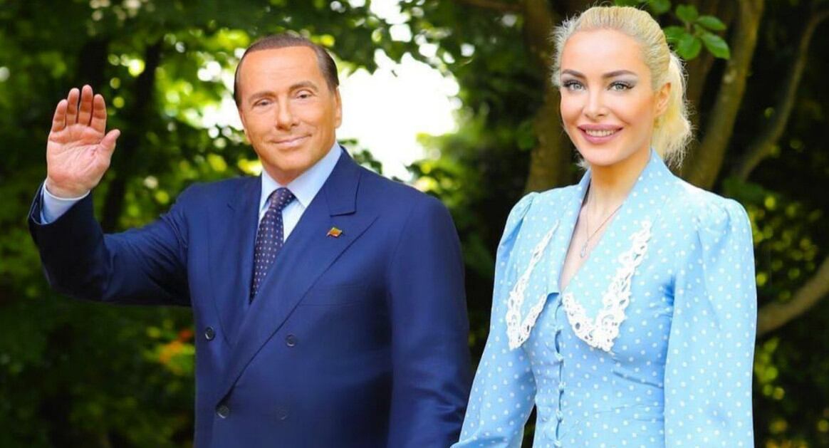 El político italiano Silvio Berlusconi y su novia Marta Fascina. (Foto: Instagram/mf9milan)