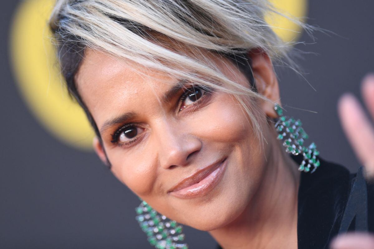 Halle Berry llega a la 27ª entrega anual de los Critics Choice Awards en el hotel Fairmont Century Plaza en Los Ángeles, el 13 de marzo de 2022 (Foto: Valerie Macon / AFP)