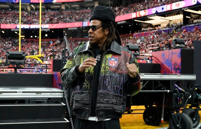 Rapero Jay-Z en el Super Bowl LVIII entre Kansas City Chiefs y San Francisco 49ers en el Allegiant Stadium de Las Vegas, Nevada. (Photo by TIMOTHY A. CLARY / AFP)