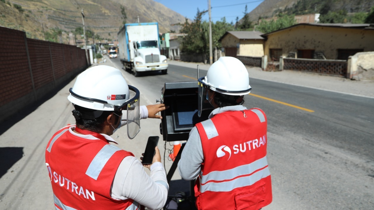 Choferes de automóviles y pick-ups son los más correlones de las pistas.