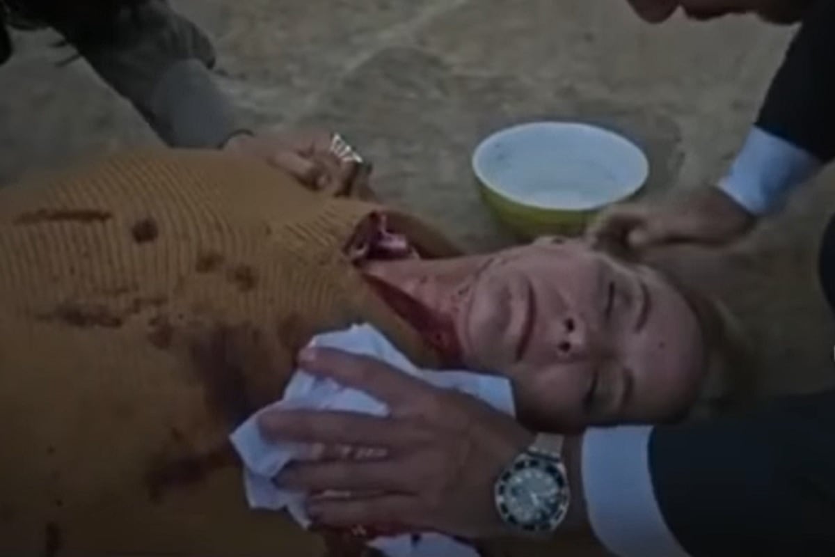 Gabriela siendo auxiliada por Demetrio en "Pasión de gavilanes 2" Capítulo 47 (Foto: Telemundo)