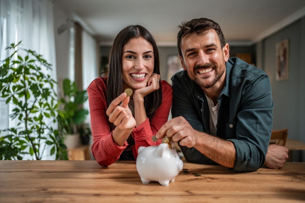 La clave para ahorrar está en separar ese dinero antes de gastarlo, por más poco que sea. Foto: iStock.