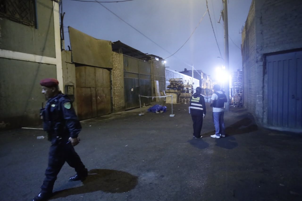 Sicarios asesinan en ajuste de cuentas a ciudadano venezolano en El Agustino.
Fotos: César.grados@photo.gec