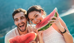 ¿Qué frutas te mantendrán hidratado en verano y son bajas en calorías y azúcares?