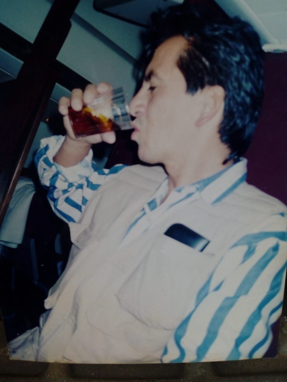 El 'castigo' fue beber un vaso 'cepillado' de whisky, cuenta Llaja. (Foto: Archivo personal)