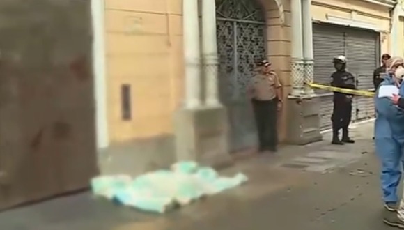 Mujer muere en calle del Centro de Lima con signos de haber sido acuchillada