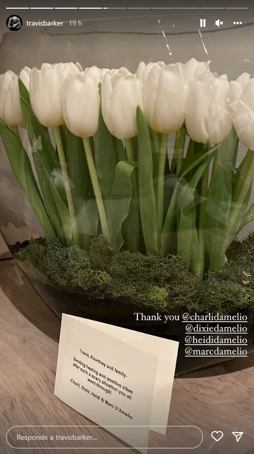 Este fue el presente que le hicieron llegar a Travis Barker. (Foto: @travisbarker / Instagram)