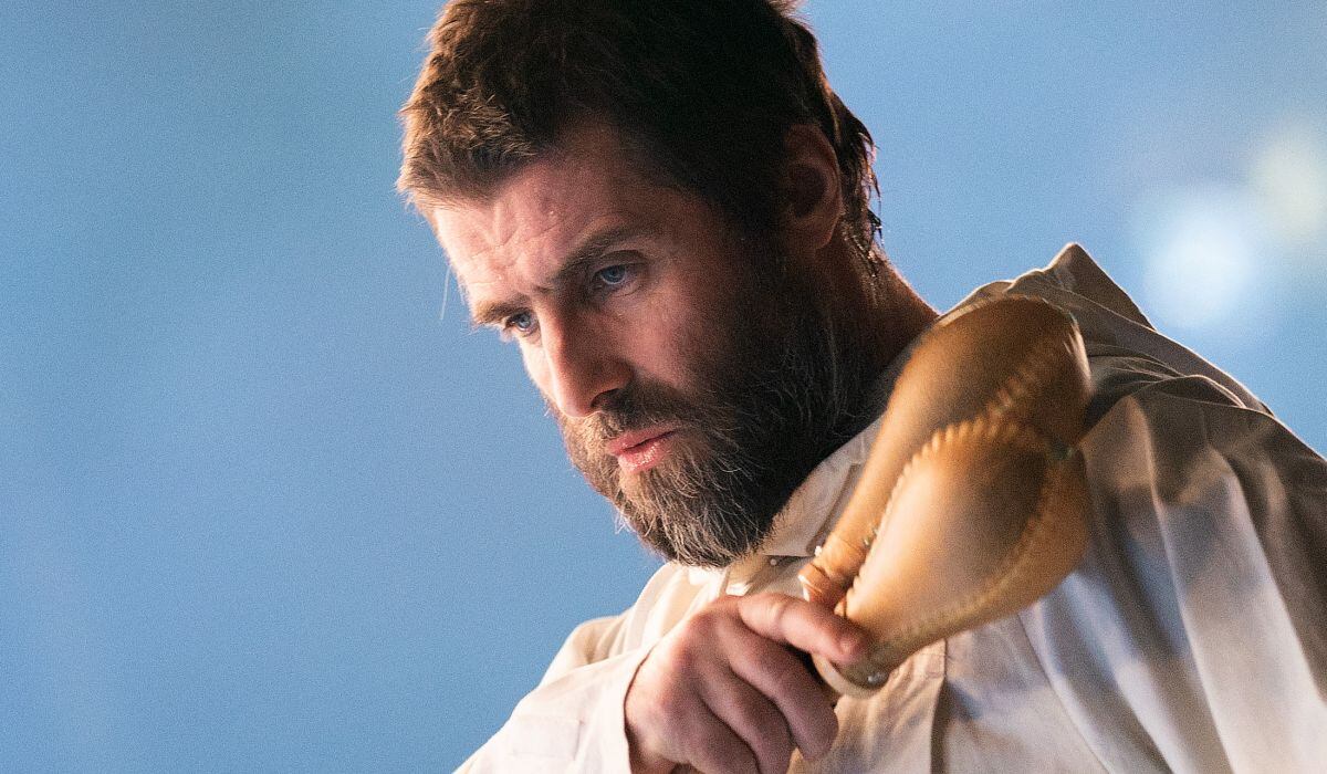 El cantante británico Liam Gallagher se presenta en el escenario del Gasometer en Viena, Austria, el 18 de febrero de 2020 (Foto: Georg Hochmuth / APA / AFP)