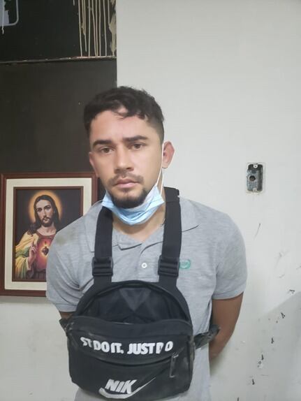 Tres venezolanos, presuntos miembros de la banda 'Los Chamos de Campoy', quienes en media hora asaltaron a dos padres, sus hijos menores, y luego a una jovencita, fueron atrapados por un equipo de policías de la comisaria de Zárate, en San Juan de Lurigancho.